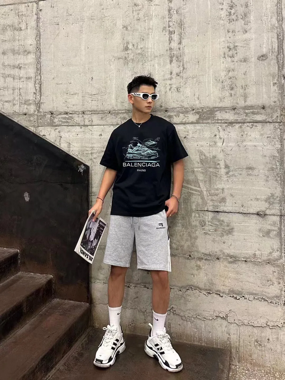 P80✨🔥 BALENCIAGA Paris lettering printed short-sleeved T-shirt, custom-woven and dyed 280g combed cotton heavyweight fabric, zero color difference in thread, perfect details, different from the current version on the market, welcome to compare, Same Style for men and women, must-sell in the picture above Color: White Black Size: 1 2 3 4